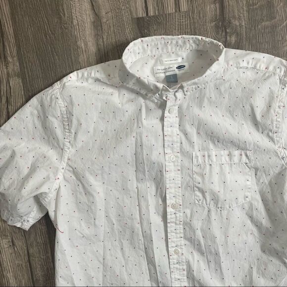 2/$20 Old Navy Short Sleeved Slim Fit The Classic Shirt in Robbired - Picture 2 of 7
